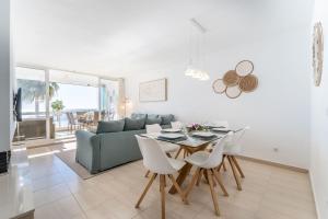 Dona Lola Patricia - Spacious 3 bedroom top floor apartment with uninterrupted sea views - Only a few meters to Calahonda beach - Costa del Sol - CS188