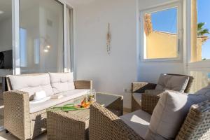 Dona Lola Patricia - Spacious 3 bedroom top floor apartment with uninterrupted sea views - Only a few meters to Calahonda beach - Costa del Sol - CS188
