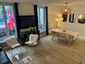NOTRE DAME - STYLISH APARTMENT