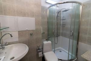 Nikos 2 Bedroom Central Apartment