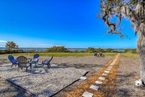 Anchors Away River House