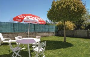 Two-Bedroom Holiday Home In Le Cayrol