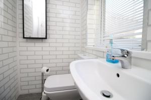 Lovely Studio Flat With Free Parking - Near to City Center