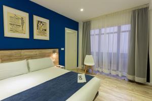 Basic Double Room room in Blue Bilbao