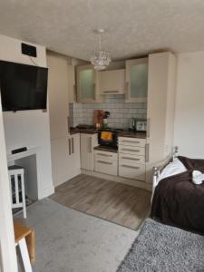 Little Dorrit Studio flat Rochester ME1 1XZ