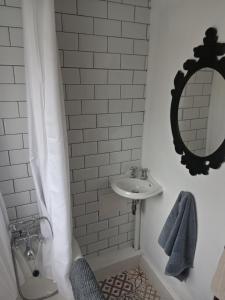 Little Dorrit Studio flat Rochester ME1 1XZ