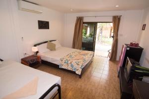 Thai House Beach Resort