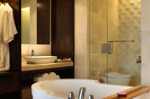 TS SUITES Seminyak Bali