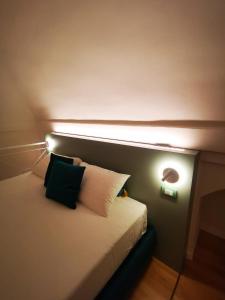 Gombruti14 Boutique Home