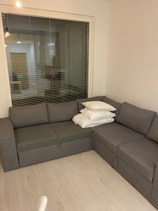 Ihana huoneisto juna aseman vieressä.