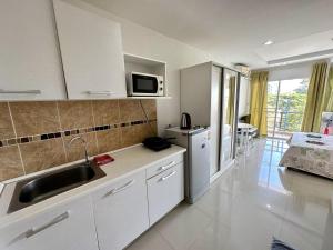 Beach 7 Condo Studio 012