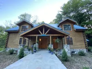 Log Country Inn Bed and Breakfast of Ithaca - Freeville