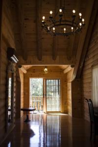 Log Country Inn Bed and Breakfast of Ithaca