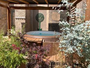 Maisons de vacances Gite Vassy-Etaule Spa Privatif : photos des chambres