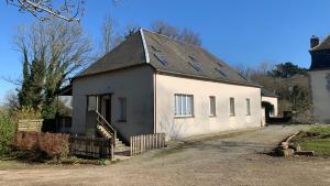 Maisons de vacances Les Gites du Manoir de Keryvon : Maison 4 Chambres