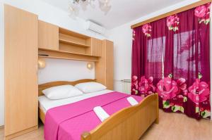 Apartment and Rooms Ivan