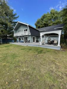 Four-Bedroom Holiday Home room in CAMP SANDBAR LIMIT 12