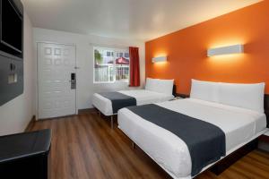 Deluxe Quadruple Room room in Motel 6-Carpinteria CA - Santa Barbara - South