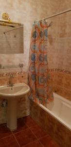 4BR Ground Floor Apartment near 5A Families Only