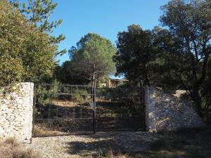 Maisons de vacances Small stone chalet with private terrace, Villes-sur-Auzon : photos des chambres