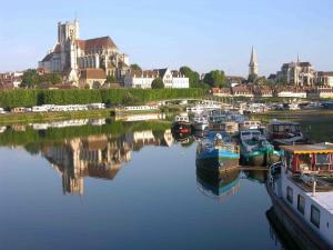 Hotels Premiere Classe Auxerre : photos des chambres