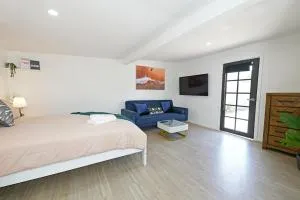 Beachside Compact Backyard Cabin near Mentone - Mordialloc