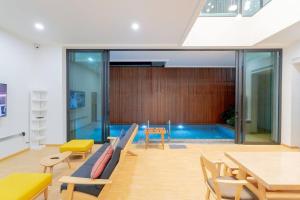 สุขใจพูลวิลลาหัวหิน วิลลาส่วนตัววิวทะเลใจกลางเมือง