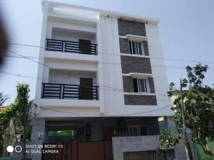 Santiago illam - Nedumbalam