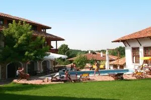 Hotel Izvora - Garden Retreat - Lyaskovets