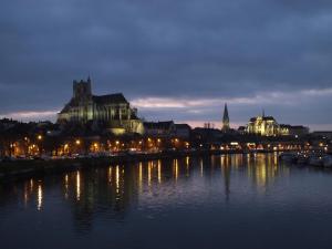 Hotels Premiere Classe Auxerre : photos des chambres