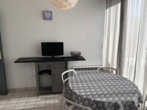 T2 Agréable Près de lÉtang de Thau et Thermal, Balcon, Wi-Fi, Lave-Linge, Bien Équipé, Balaruc-les-Bains - FR-1-571-32