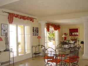 Villa 6 chambres avec piscine chauffée - FR-1-100-252