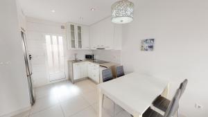 Vistabella 2 Bed Lower Apartment