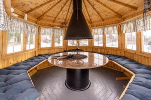 Valoisa huoneisto jossa erinomaiset vuoteet.