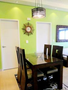 The Levels 2BR Condo Fully Interior Cosmo Living