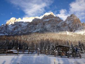 Prè De Vì Strasse, 31, Armentarola, 39036 San Cassiano, South Tyrol, Italy.