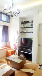 The Levels 2BR Condo Fully Interior Cosmo Living