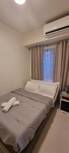 Shore 3 Residences Mall of Asia Pool view Netflix free wifi