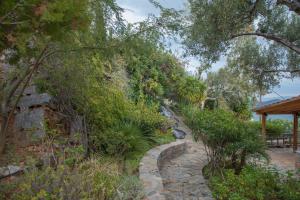 Spacious Villa in Kato Pine with Sea View and Private Pool.