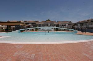 Recently built flat with swimming pool and balcony