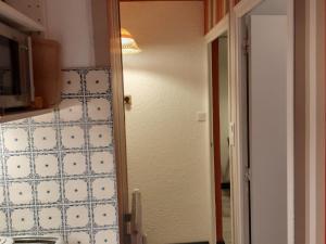 Appartement 2 pièces exposé OUEST avec balcon et animaux acceptés à Chamrousse - FR-1-340-118