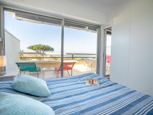 Apartment Le Serpent de Mer-2 by Interhome