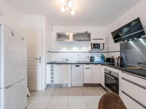 Apartment Le Domaine-1 by Interhome