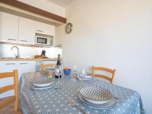 Studio Le Cormoran-5 by Interhome