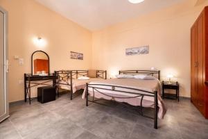 Standard Triple Studio room in Villa Aegeon