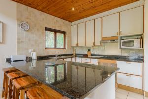 San Lameer Villa 10303 - 3 Bedroom Superior - 6 pax - San Lameer Rental Agency