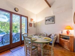 Maisons de vacances Holiday Home Le Clos d'Azur 1 by Interhome : photos des chambres