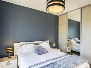 Maisons de vacances Holiday Home La Goulvinoise - GOV201 by Interhome : photos des chambres
