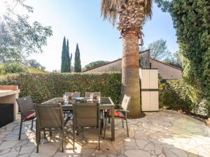 Maisons de vacances Holiday Home Le Clos d'Azur 2 - LMO139 by Interhome : photos des chambres