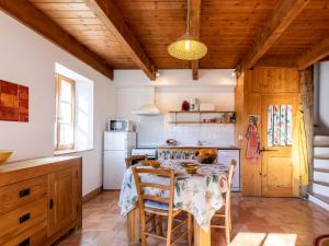 Maisons de vacances Holiday Home Le Moulin de Verfeuil - VEF100 by Interhome : photos des chambres